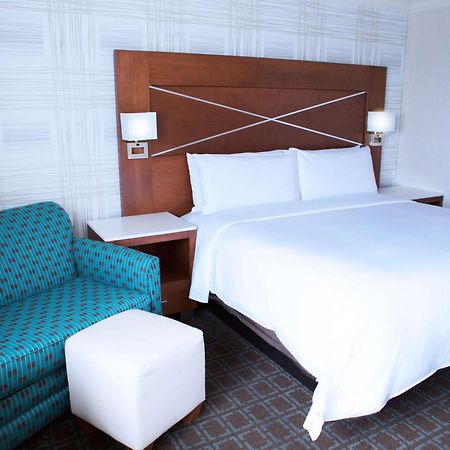 Doubletree By Hilton Madison Downtown Hotel Bagian luar foto