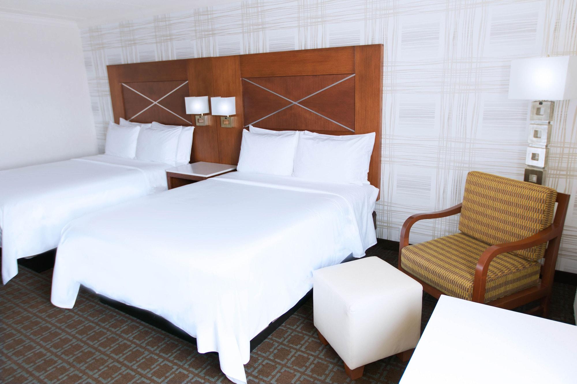 Doubletree By Hilton Madison Downtown Hotel Bagian luar foto