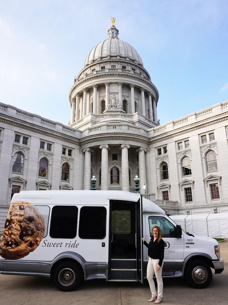 Doubletree By Hilton Madison Downtown Hotel Bagian luar foto