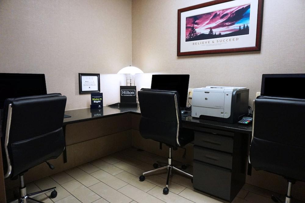 Doubletree By Hilton Madison Downtown Hotel Bagian luar foto