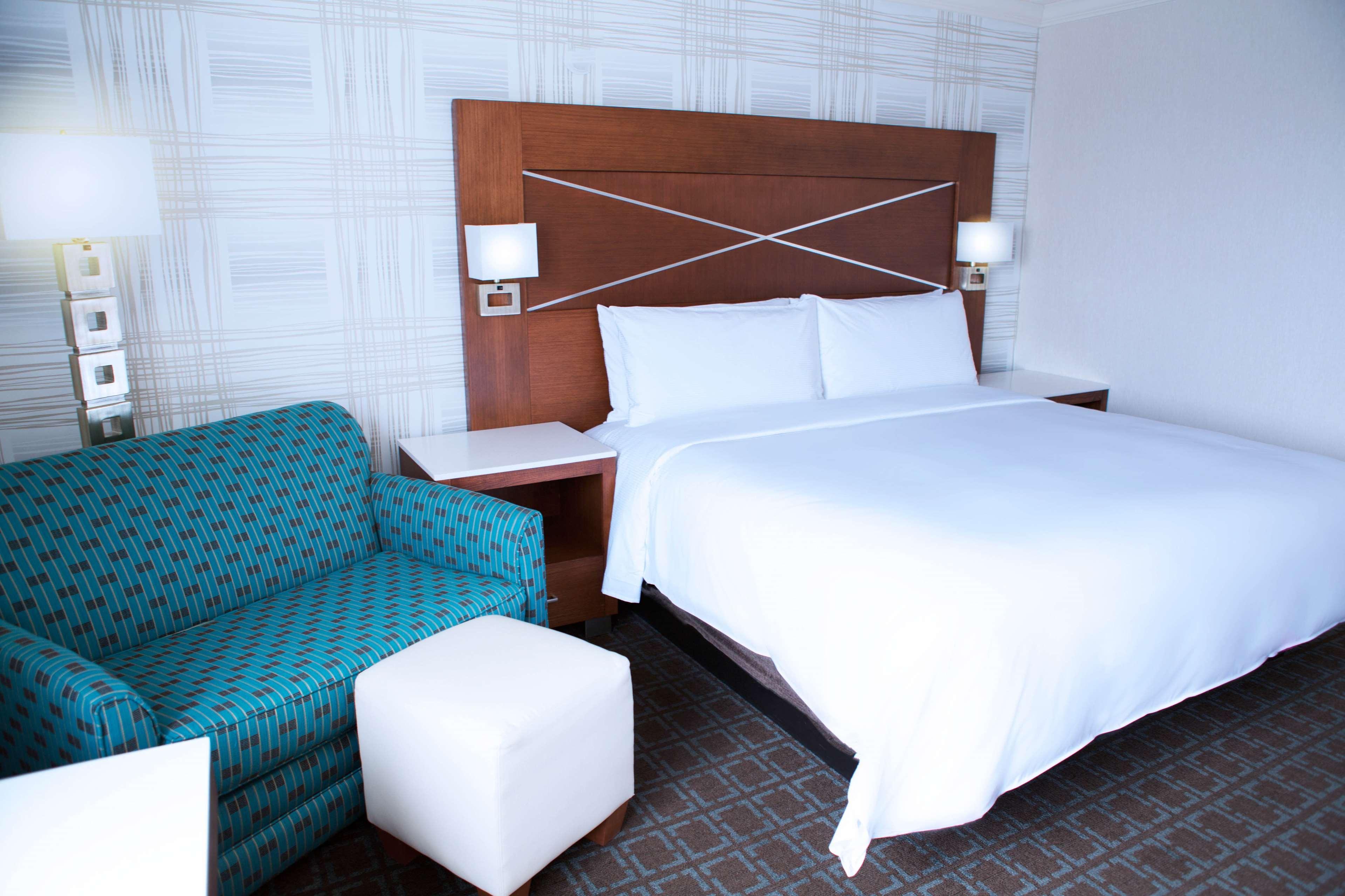 Doubletree By Hilton Madison Downtown Hotel Bagian luar foto