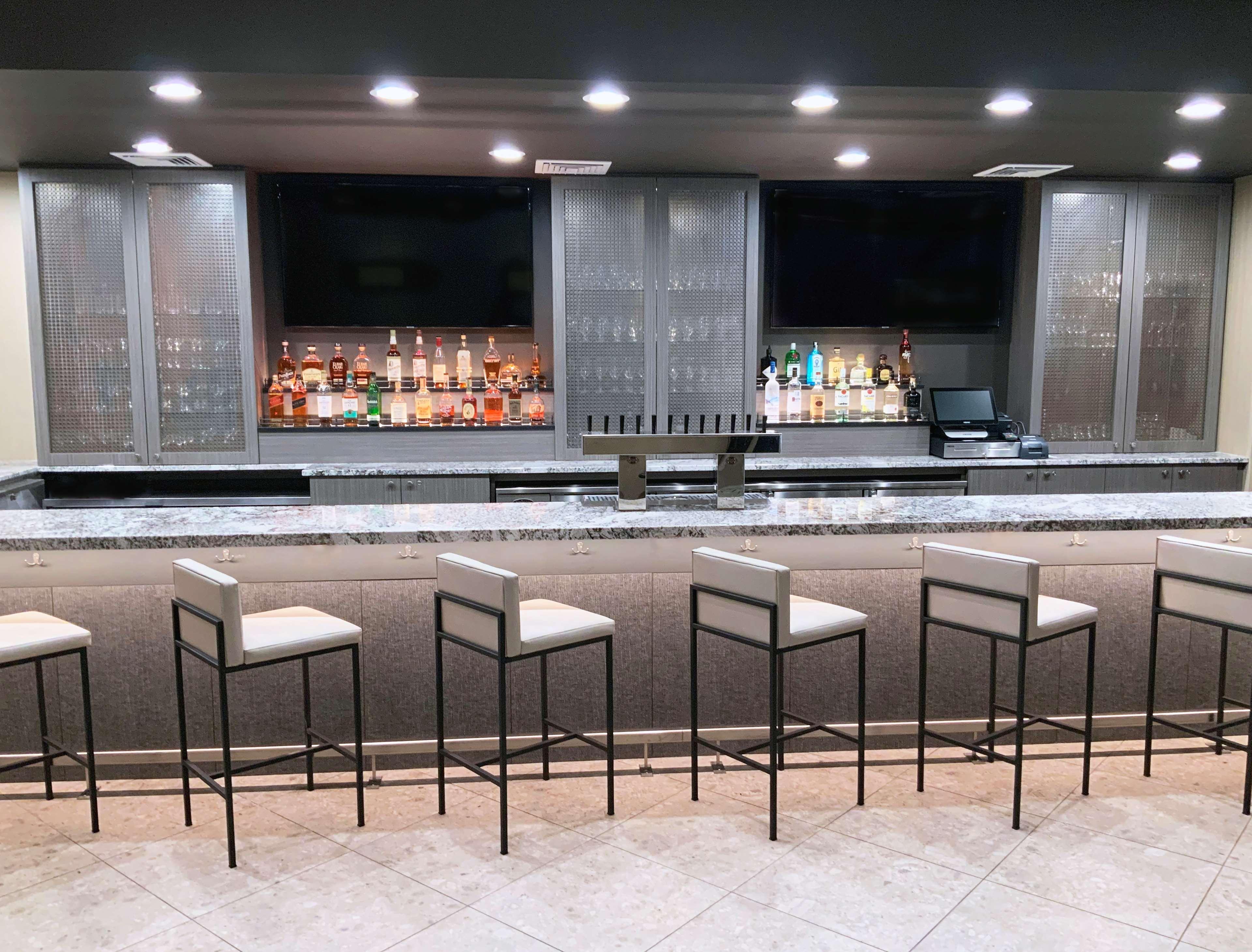 Doubletree By Hilton Madison Downtown Hotel Bagian luar foto