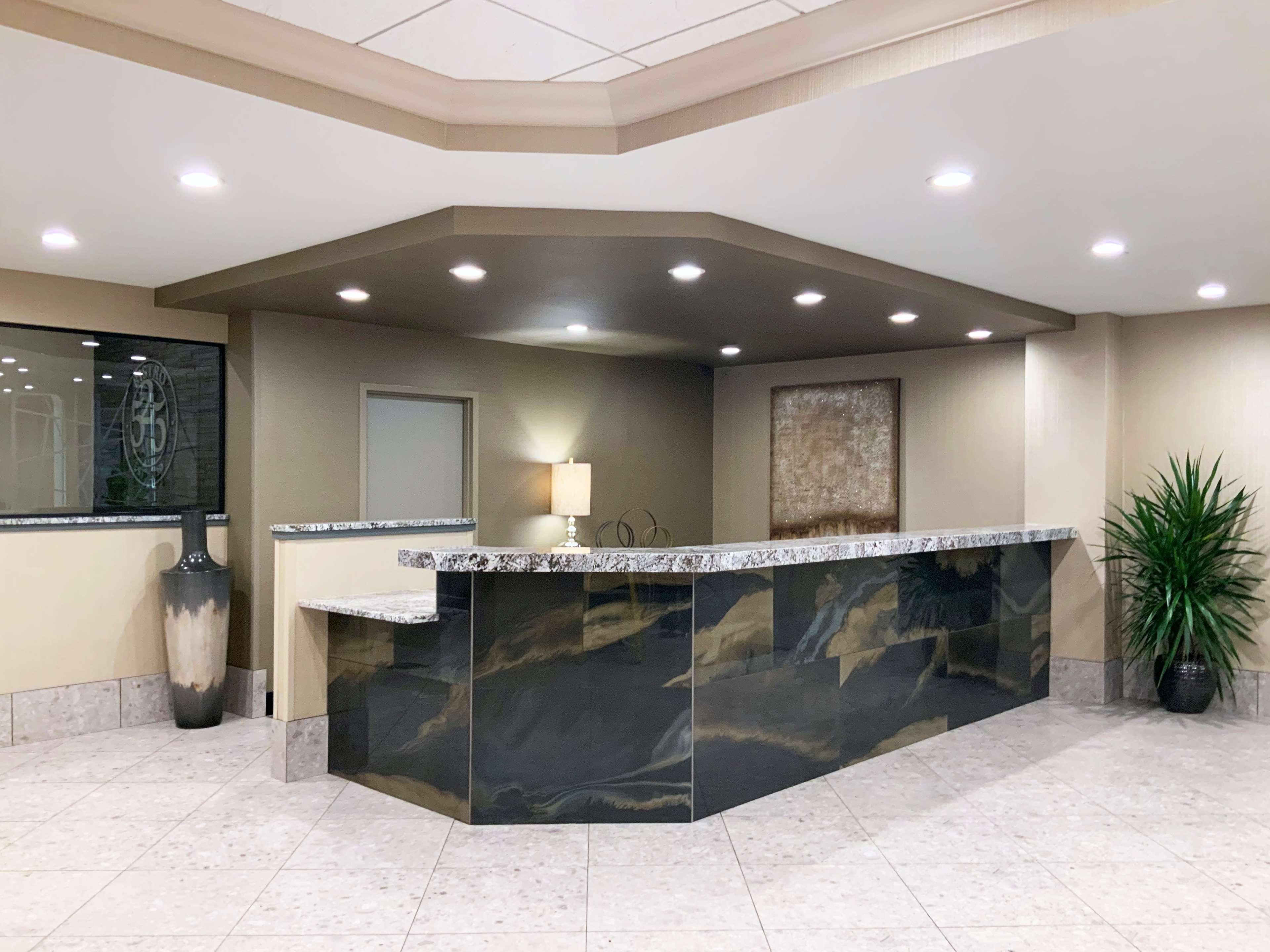 Doubletree By Hilton Madison Downtown Hotel Bagian luar foto