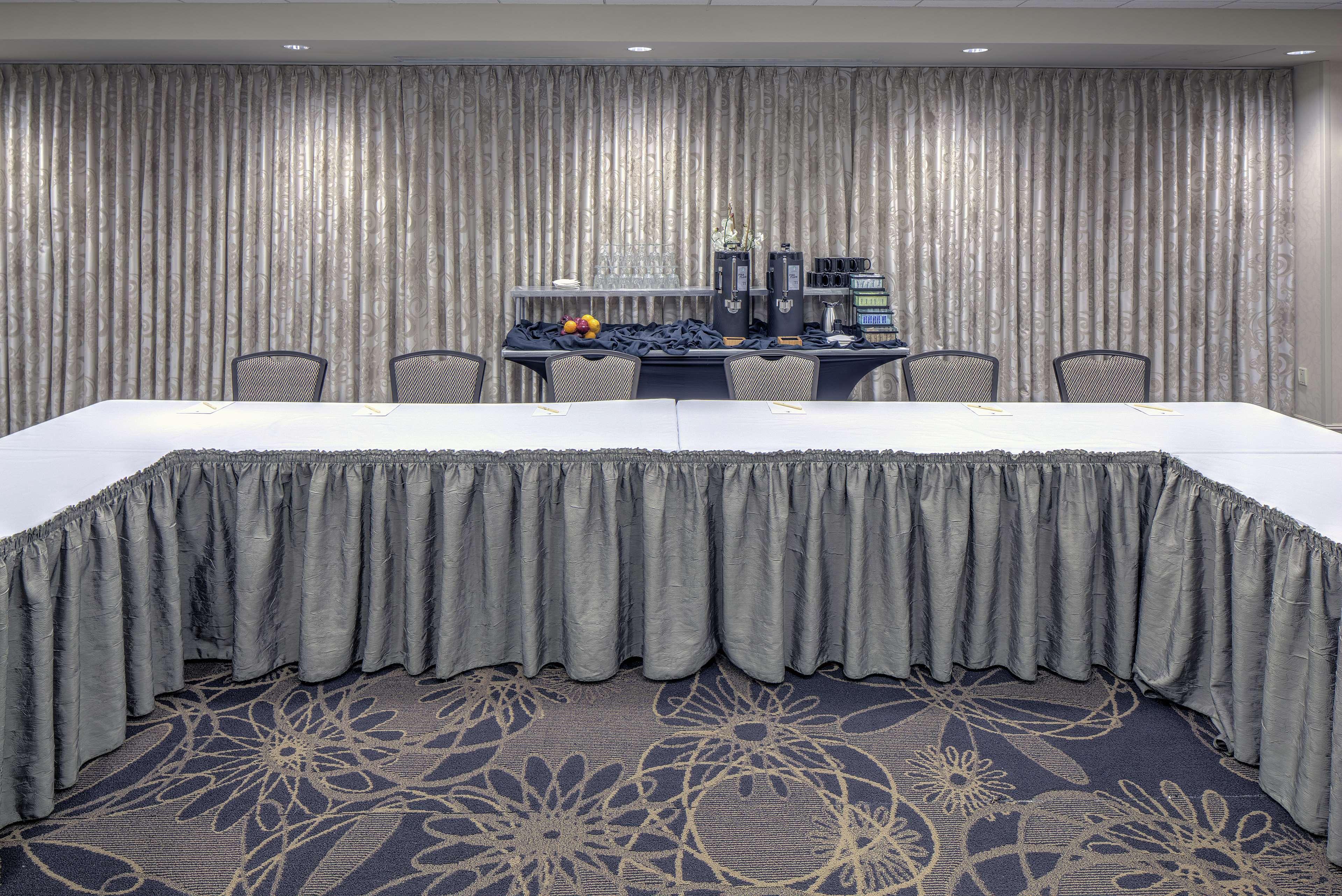 Doubletree By Hilton Madison Downtown Hotel Bagian luar foto