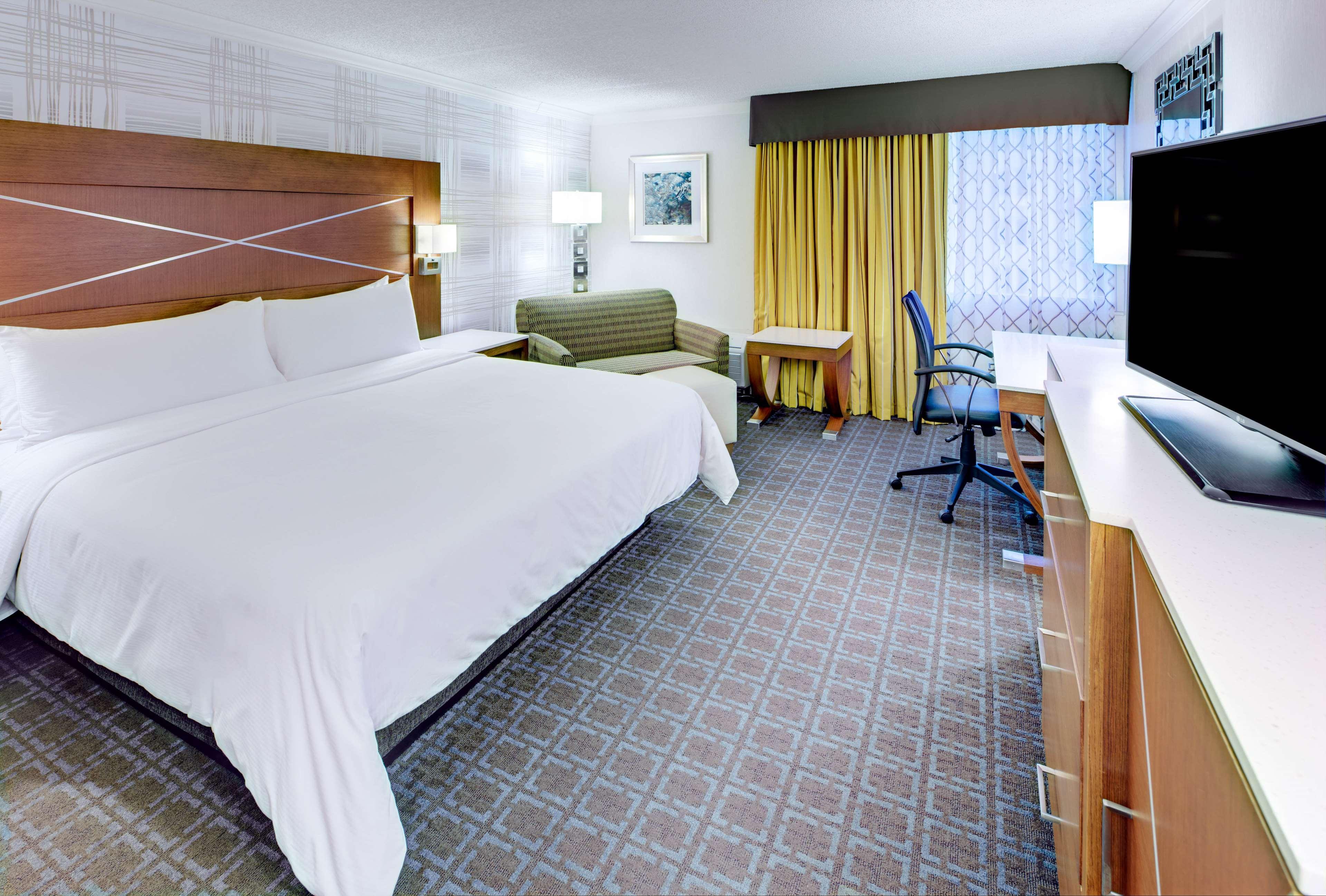 Doubletree By Hilton Madison Downtown Hotel Bagian luar foto