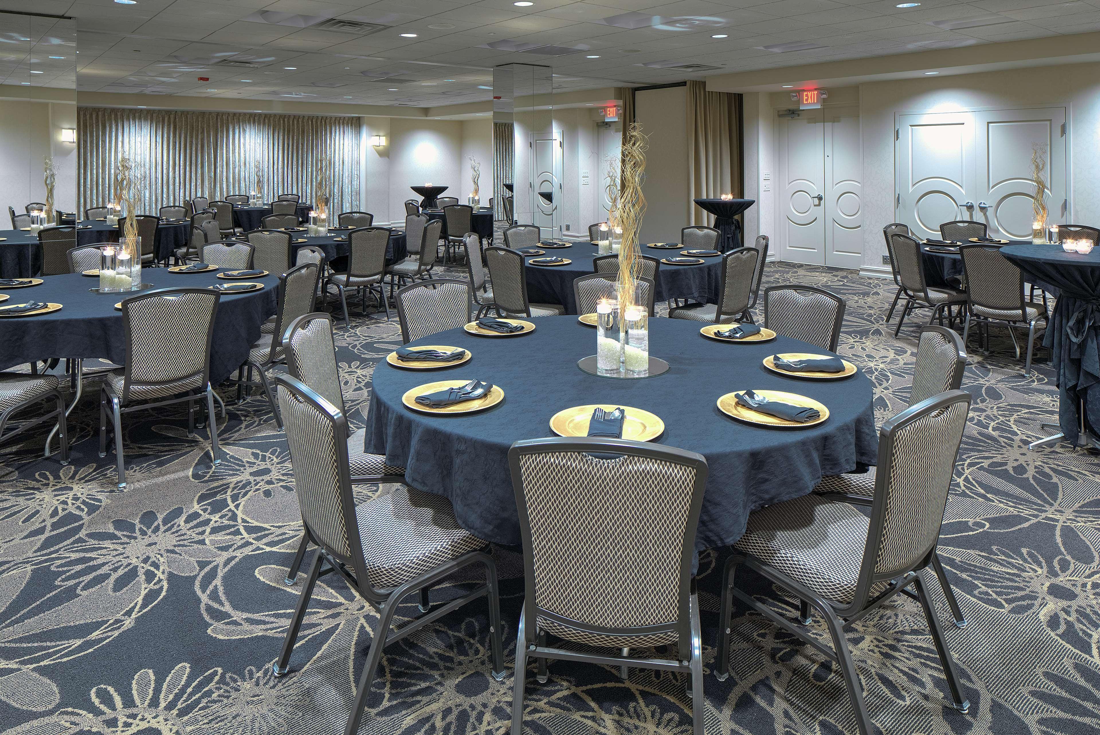 Doubletree By Hilton Madison Downtown Hotel Bagian luar foto