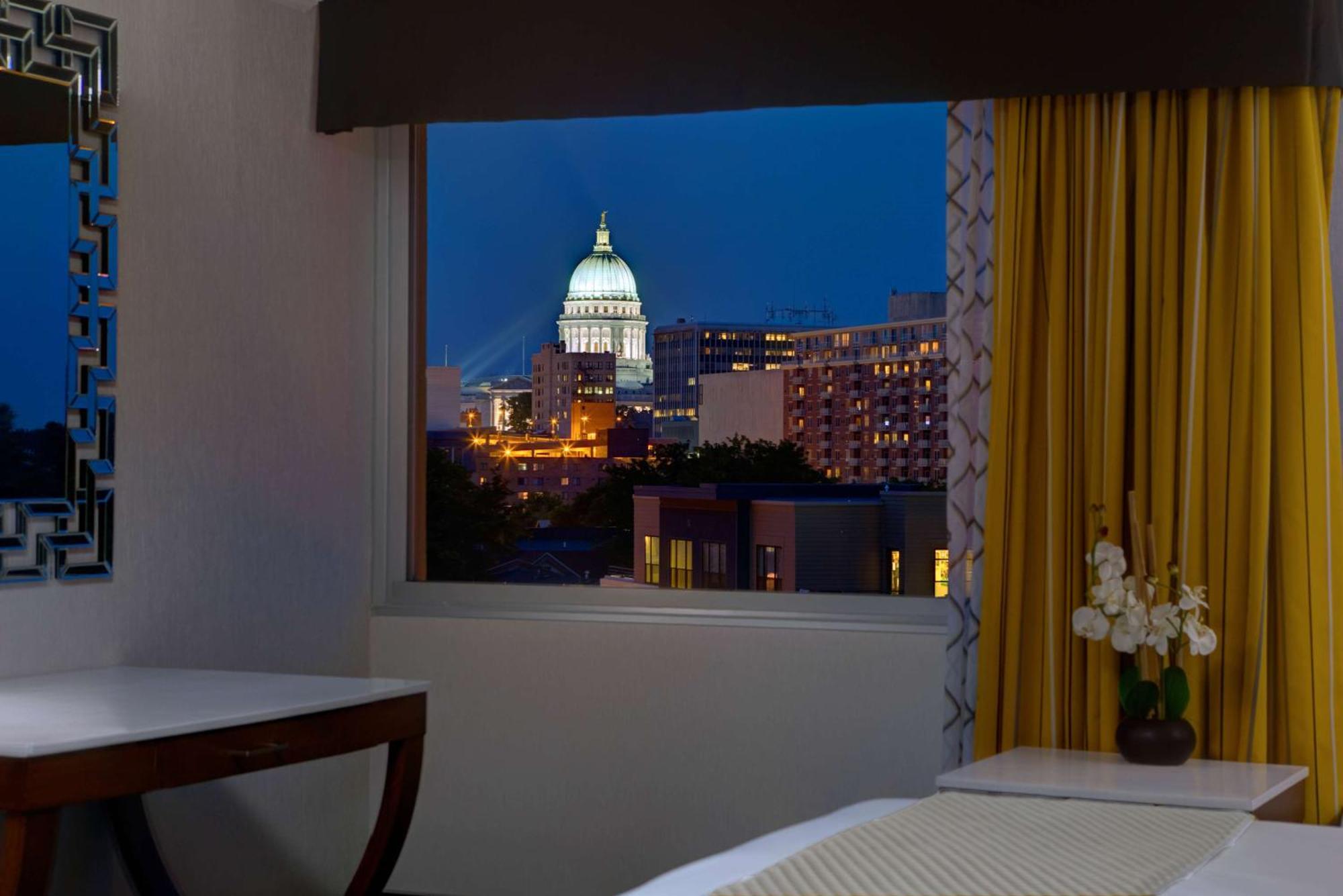 Doubletree By Hilton Madison Downtown Hotel Bagian luar foto